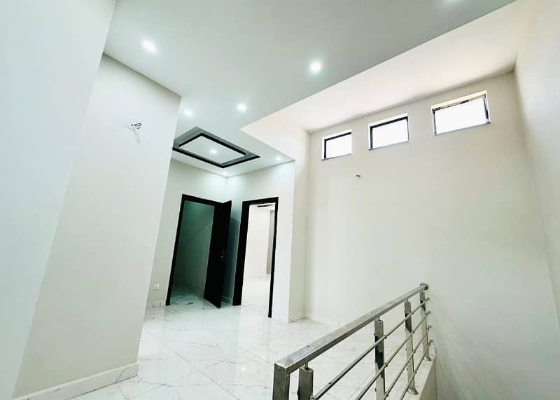 5 Marla luxury Modern House available For Sale In Paragon City Lahore 7