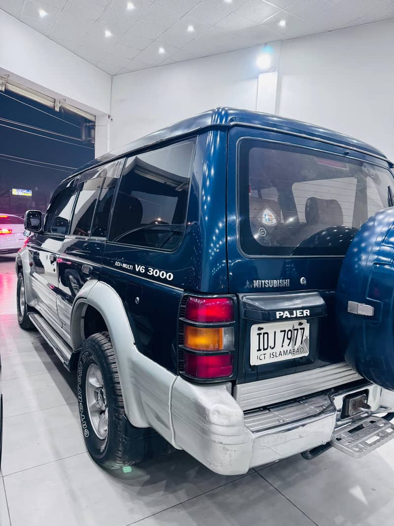 Mitsubishi Pajero 1993 2