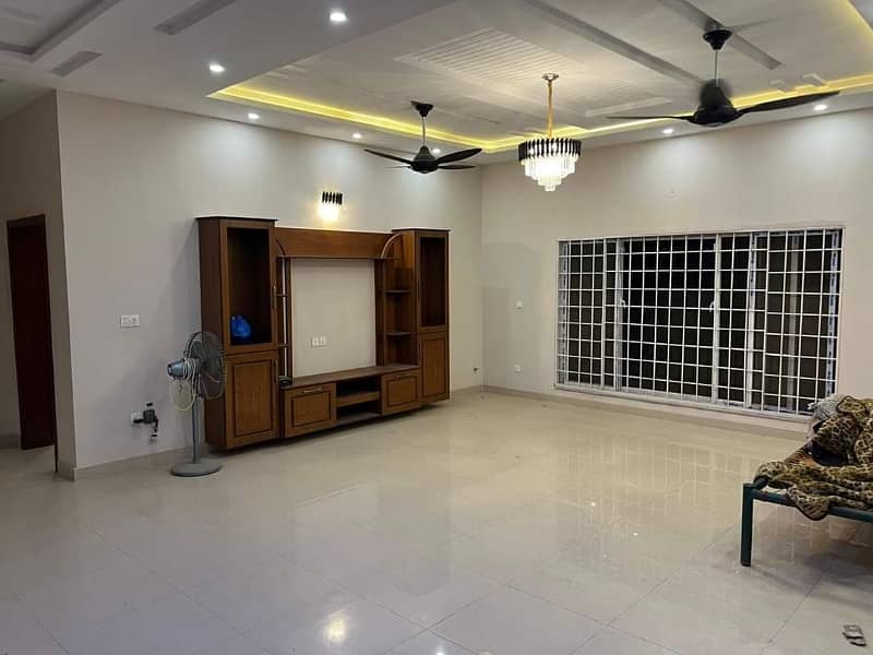 1 Kanal Brand New House For Rent 12