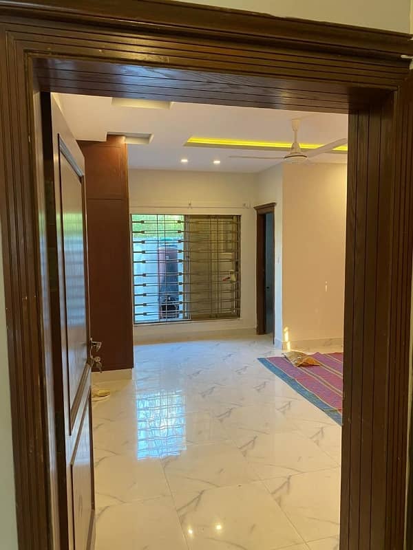 10 Marla Single Unit Brand New House For Rent 7