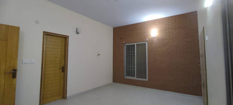 400 Yards Bungalow For Sale in Gulistan e Jauhar block 7 0