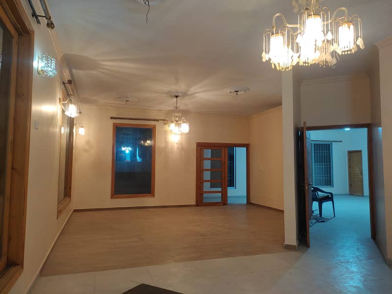 400 Yards Bungalow For Sale in Gulistan e Jauhar block 7 9