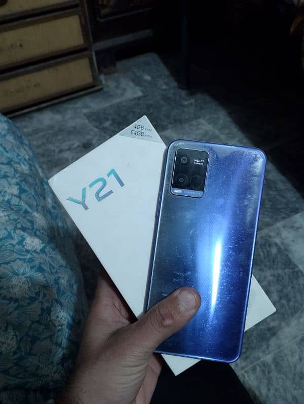 Vivo Y21 4