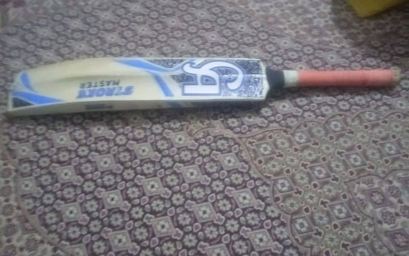 bumper sale on cricket bat 4