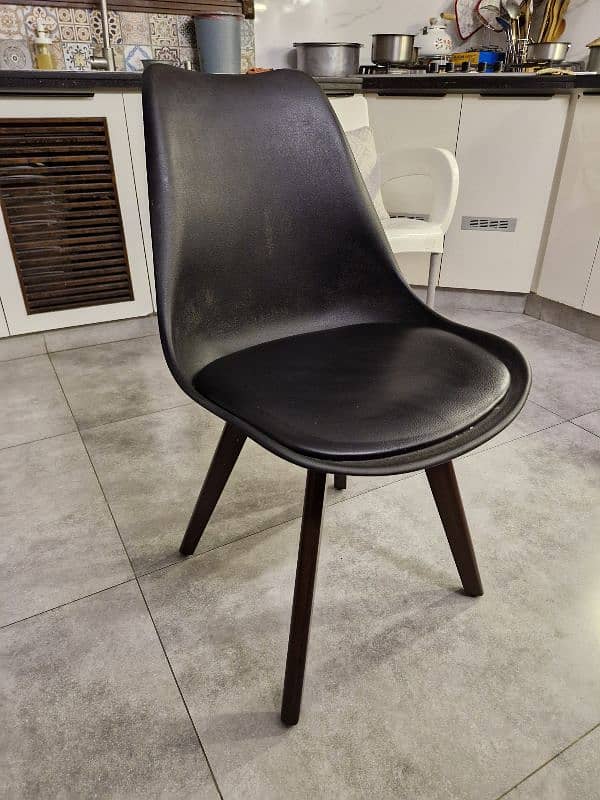 Casual Chairs for sale 0