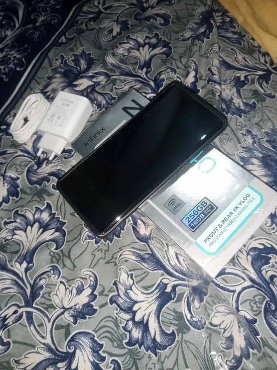 Infinix zero 40 lush condition 0