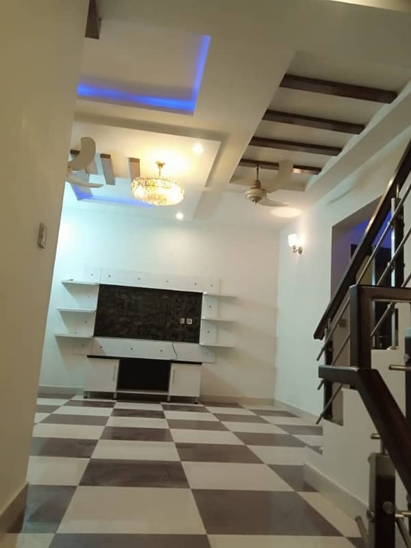 10 Marla VIP Full House For Rent In Pcsir Phase To Near Ucp Yasir Borast 14