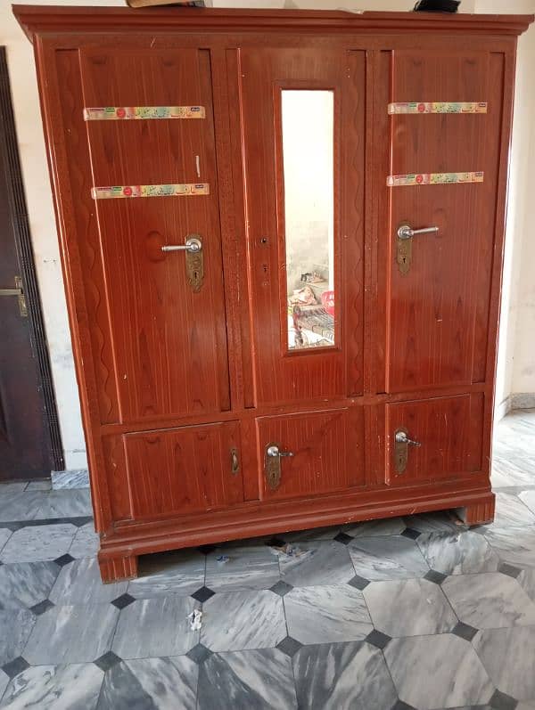 Safe Almari for Sale in good condition 3