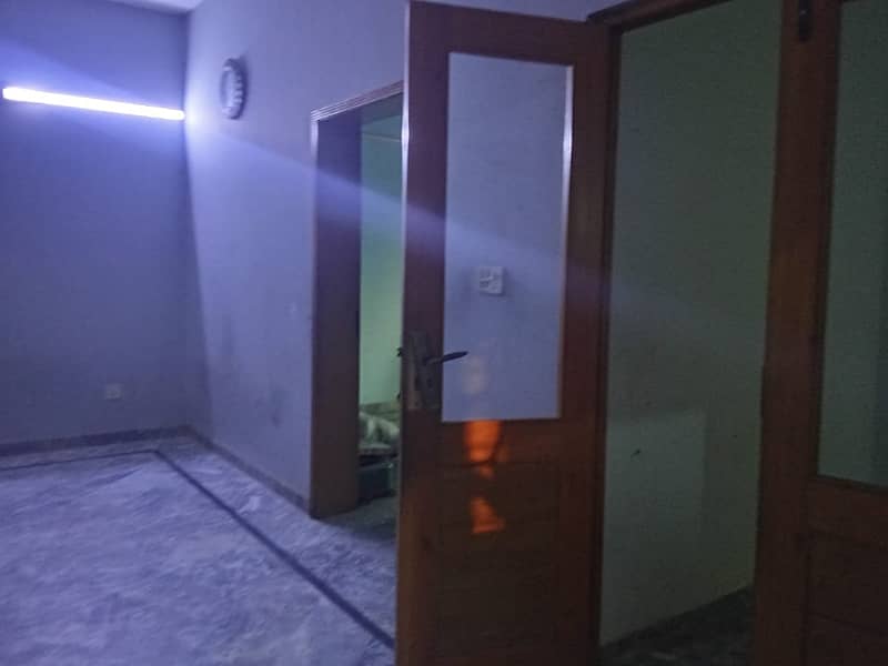 UPPER PORTION OF 10 MARLA LIKE A NEW CONDITION EXCELLENT GOOD HOUSE FOR RENT IN OVERSEAS A BLOCK BAHRIA TOWN LAHORE 4