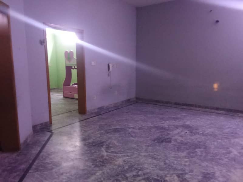 UPPER PORTION OF 10 MARLA LIKE A NEW CONDITION EXCELLENT GOOD HOUSE FOR RENT IN OVERSEAS A BLOCK BAHRIA TOWN LAHORE 5