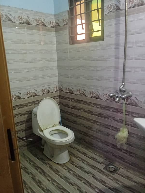 UPPER PORTION OF 10 MARLA LIKE A NEW CONDITION EXCELLENT GOOD HOUSE FOR RENT IN OVERSEAS A BLOCK BAHRIA TOWN LAHORE 17