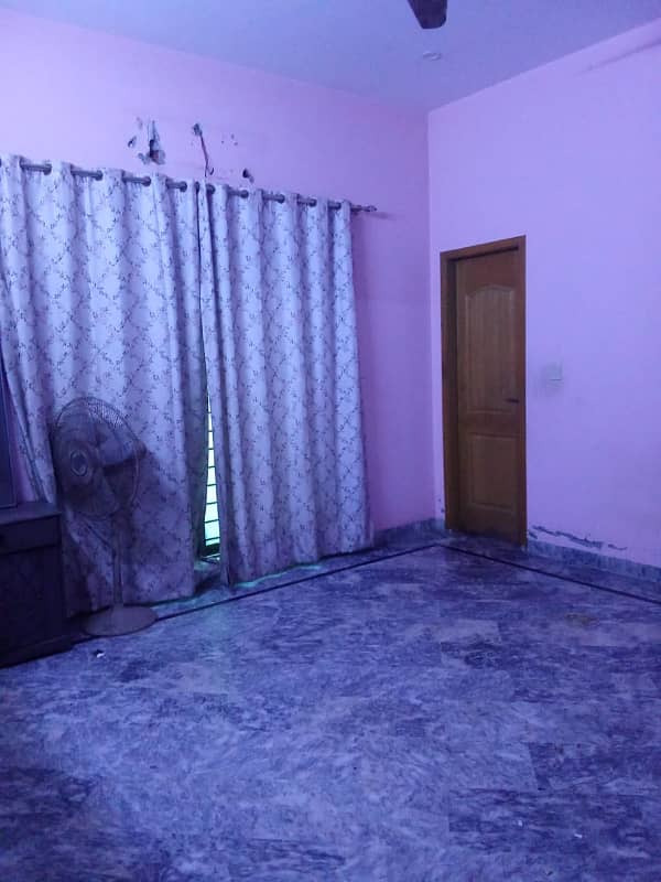 UPPER PORTION OF 10 MARLA LIKE A NEW CONDITION EXCELLENT GOOD HOUSE FOR RENT IN OVERSEAS A BLOCK BAHRIA TOWN LAHORE 22