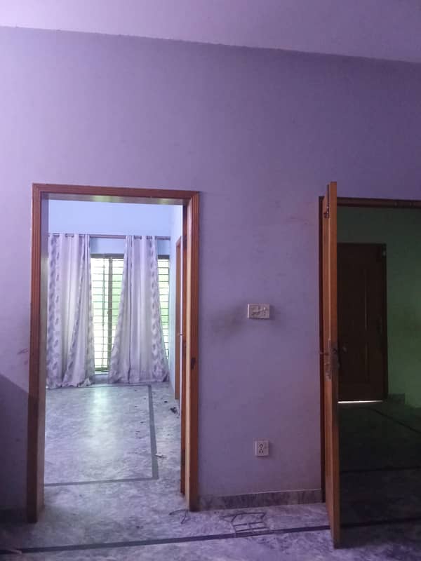 UPPER PORTION OF 10 MARLA LIKE A NEW CONDITION EXCELLENT GOOD HOUSE FOR RENT IN OVERSEAS A BLOCK BAHRIA TOWN LAHORE 26