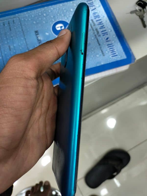 UREGNT SELL REDMI 9 32/3 SEALD PHONE GLASS 2