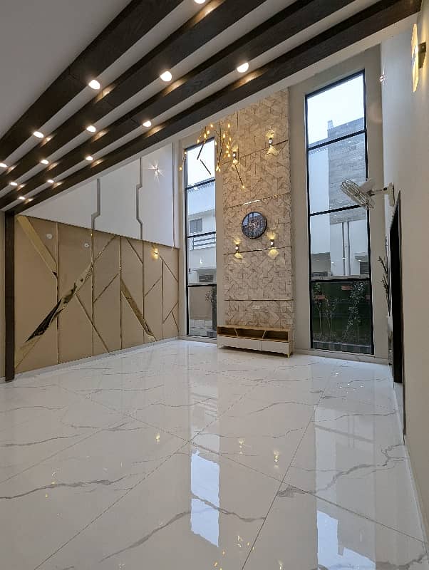 1 Kanal Double Storey Ultra Modern Style Luxury Stylish House Available For Sale In Valancia Town, Lahore By Fast Property Services Real Estate And Builders (21 Marla ) 3