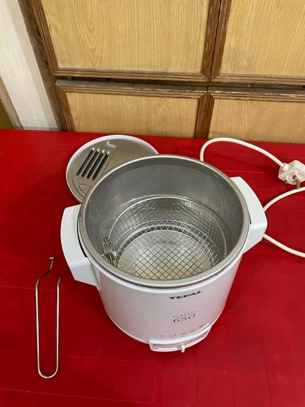 General Electric 2.0 Litre ElectricDeepFryer, Imported 12