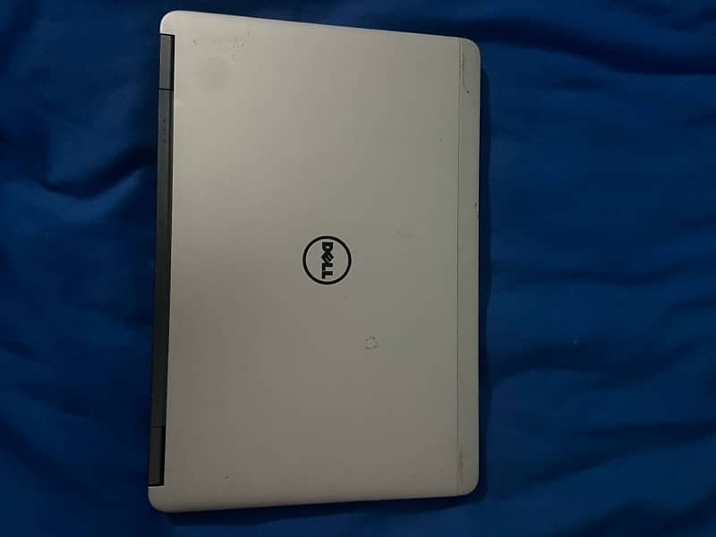 laptop urgent for sell dell 7240 1