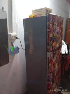 Full size Refrigerator in Mint Condition. Rs 75000