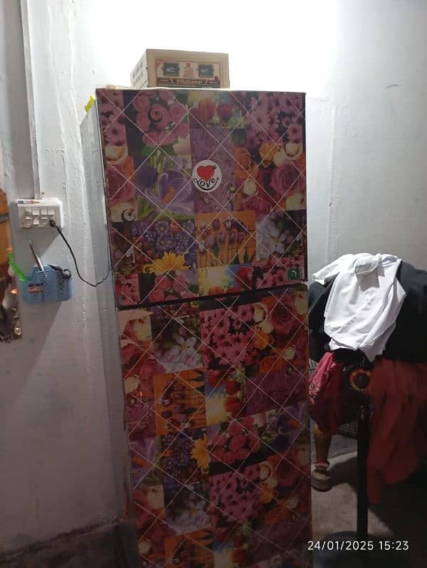 Full size Refrigerator in Mint Condition. Rs 80000 1