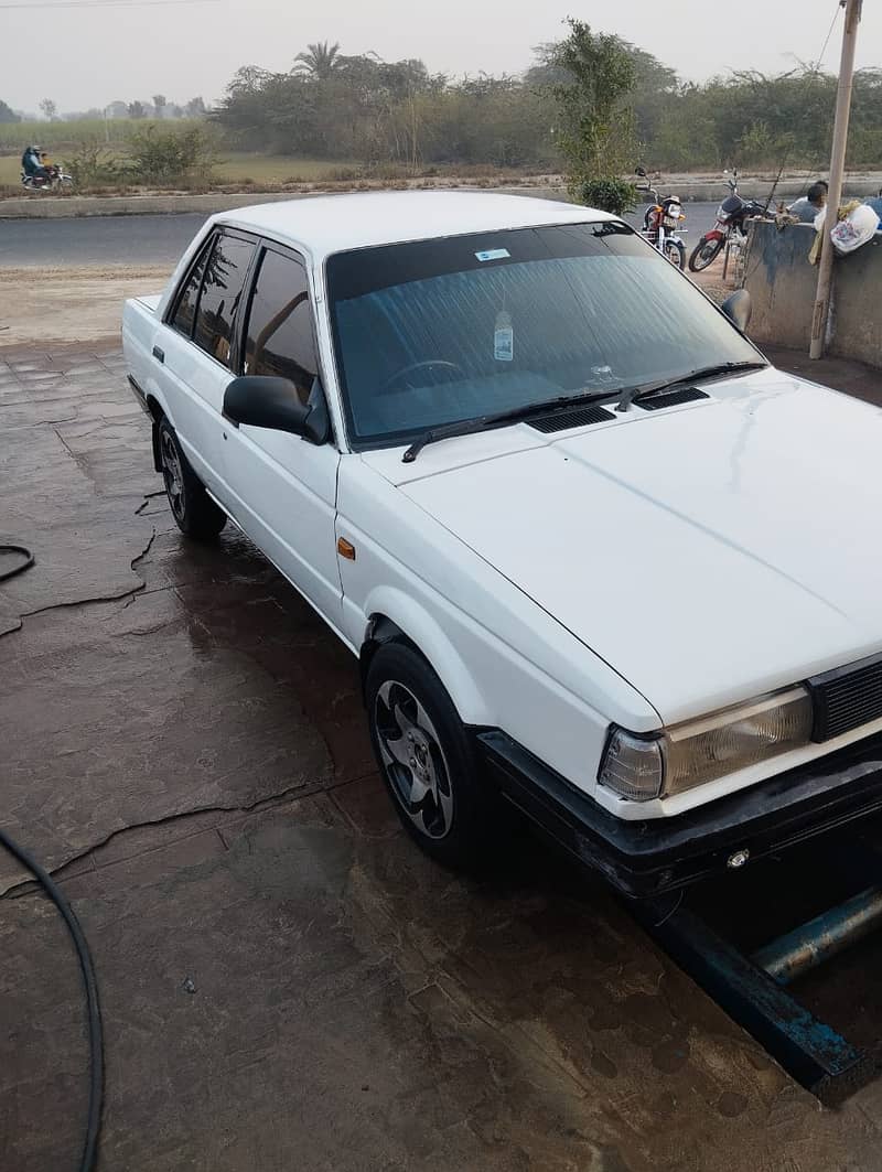 Nissan Sunny 1989 2