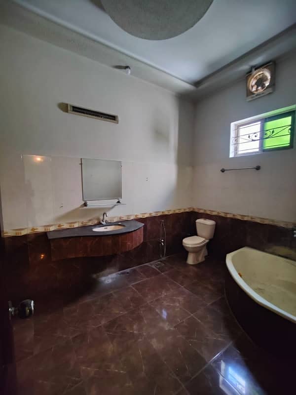 1 Kanal Upper Portion Available For Rent In Joher Town Lahore 12