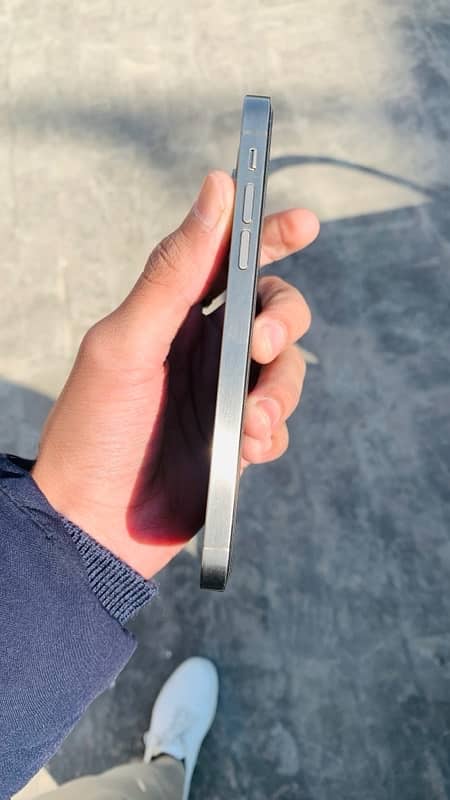 iPhone Xr Converted to iPhone 15pro (128GB, Dual PTA, Physical & eSIM) 5