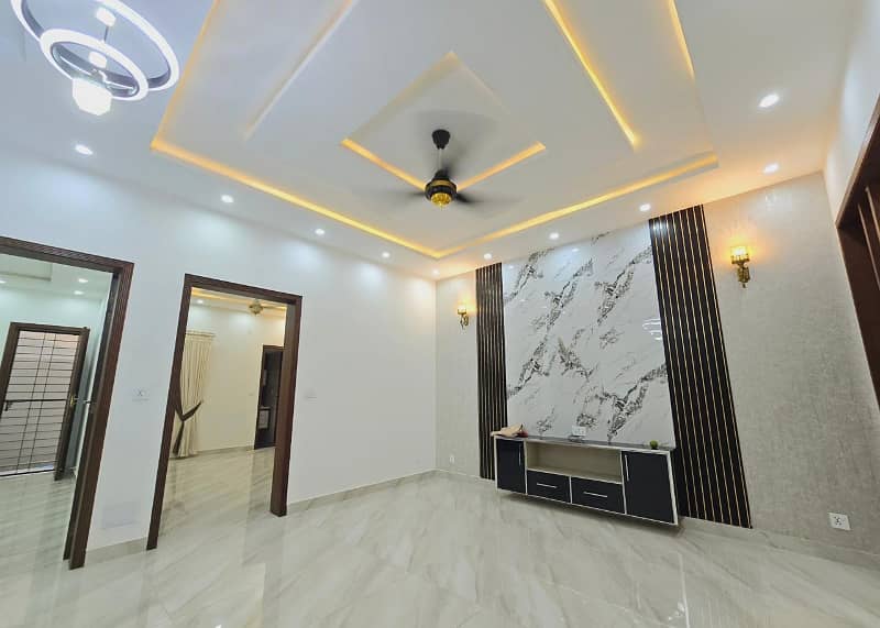 5 Marla luxury Modern House available For Sale In Paragon City Lahore 6