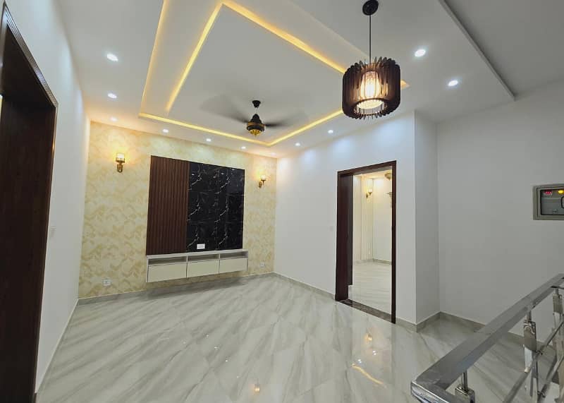 5 Marla luxury Modern House available For Sale In Paragon City Lahore 9