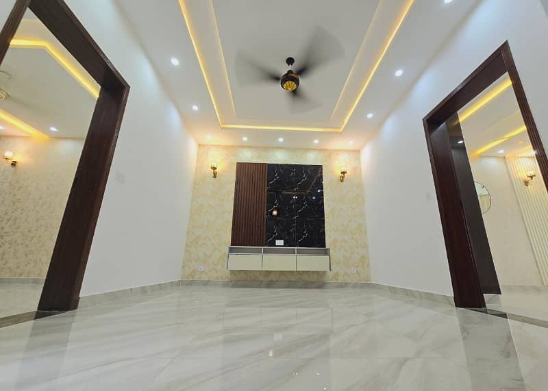 5 Marla luxury Modern House available For Sale In Paragon City Lahore 11