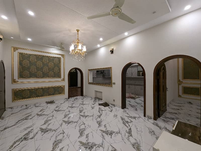 10 Marla Brand New type luxury stylish Spanish style renovated house available for sale in Iqbal town Lahore by Fast property services 21