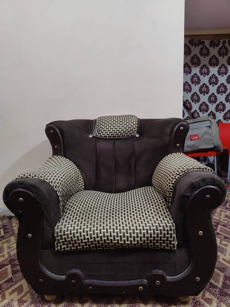 5 Seater Sofa Set - Urgent Sale 2