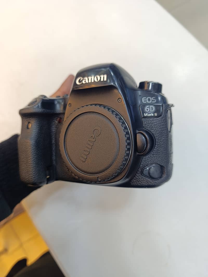 Canon 6D mark ii body 2