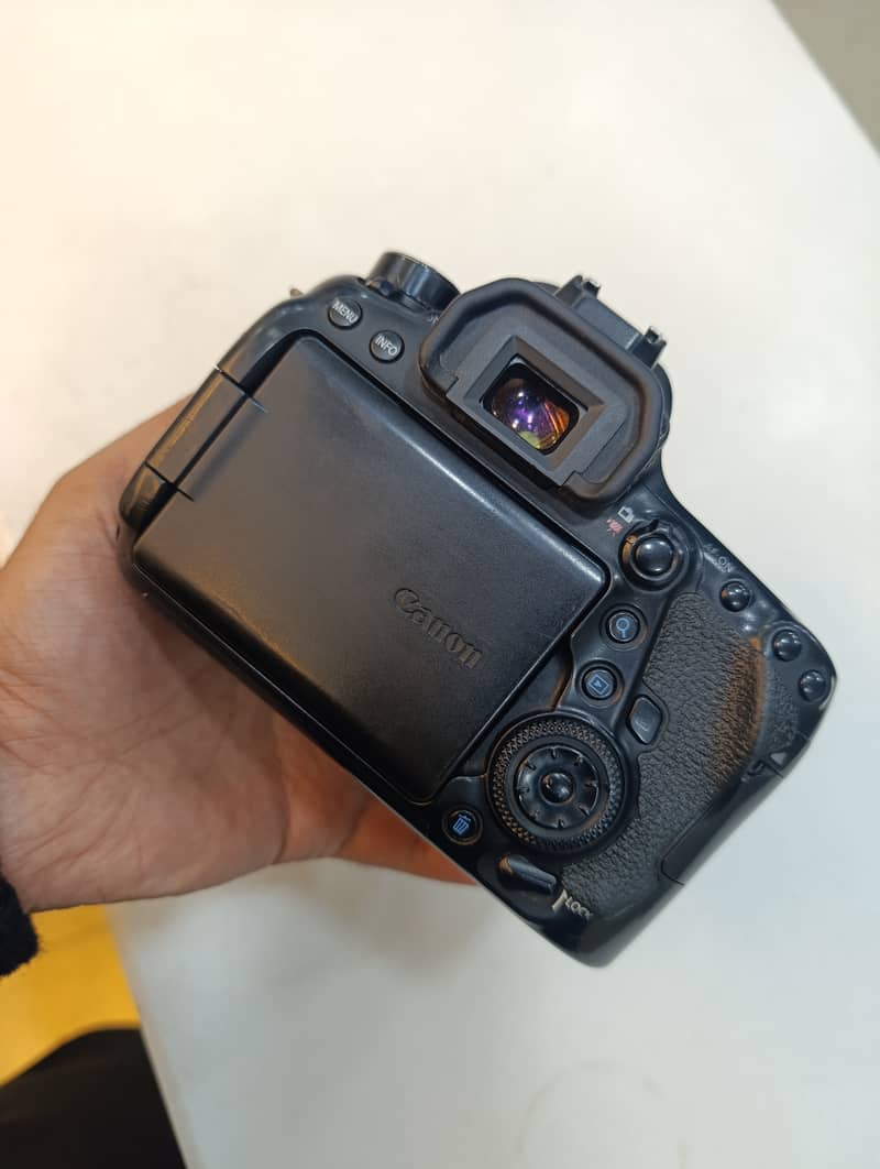 Canon 6D mark ii body 3