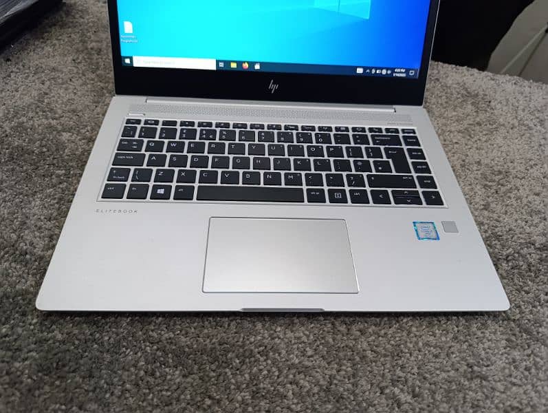 Hp Elitebook Folio 1040 G4 i7 7th gen with new logo 0