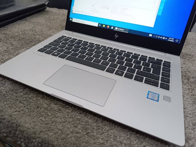 Hp Elitebook Folio 1040 G4 i7 7th gen with new logo 13