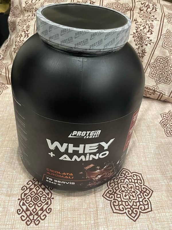 whey protein + aminos / creatine monohydrate 0