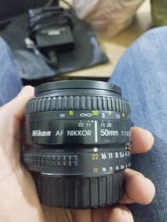 nikon 1.8-50mm AF lense