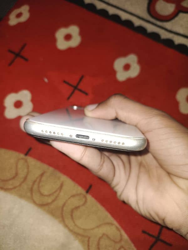 iphone 11 non pta sim locked 64GB Jv 4