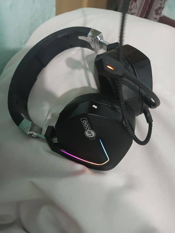 Gaming headphones 3