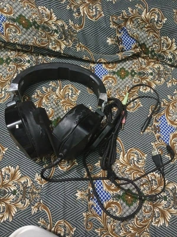 Gaming headphones 4