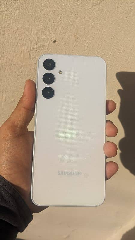 Samsung A25 5g open box only 2 weeks use exchange possible OnePlus ony 9