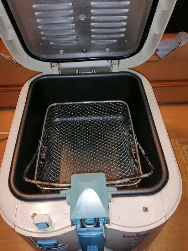 Electric Deep Fryer 2