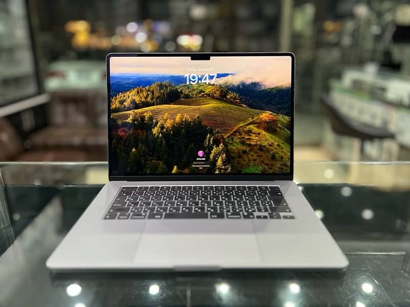 Macbook Air M2 Chip 15inch 8/256GB 1