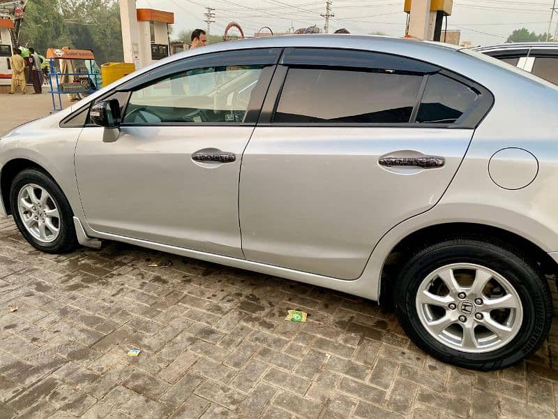 Honda Civic UG Full Options 5