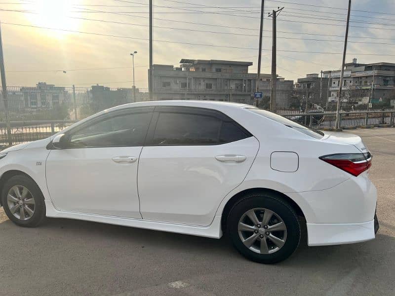 Toyota Corolla Altis 2015 4