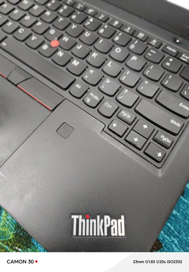 Lenovo thinkpad x390 corei7 8th generation 1