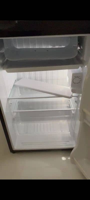 hire fridge just like new 2