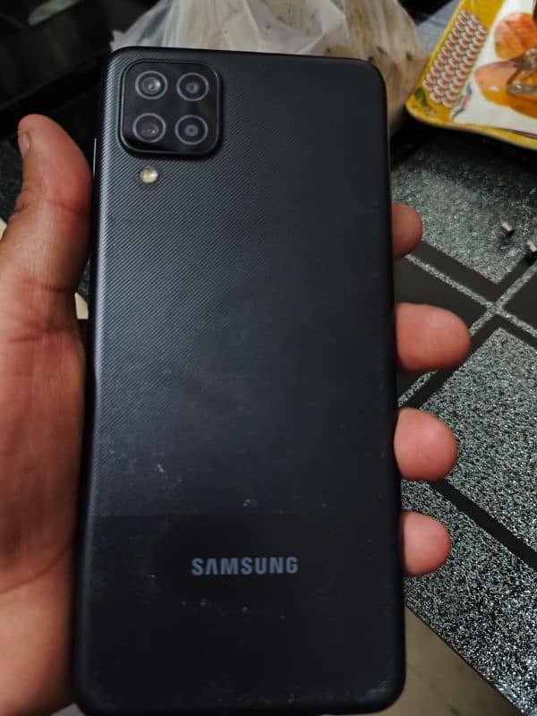 Samsung A12 4 64 0