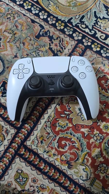 PLAY STATION 5 WITH BOX AND GAMES CONTROLLER 6