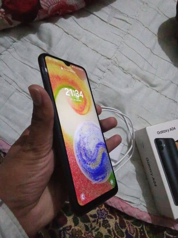 Samsung Galaxy A04, 0